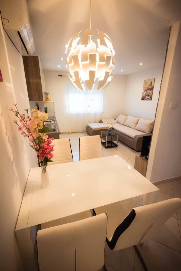 Apartments Nakic Σίμπενικ Εξωτερικό φωτογραφία