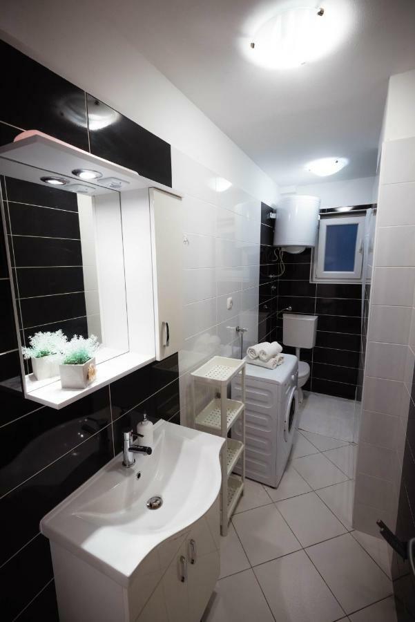 Apartments Nakic Σίμπενικ Εξωτερικό φωτογραφία