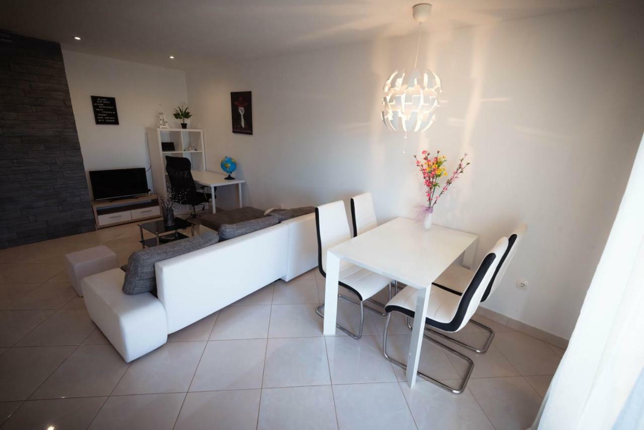 Apartments Nakic Σίμπενικ Εξωτερικό φωτογραφία