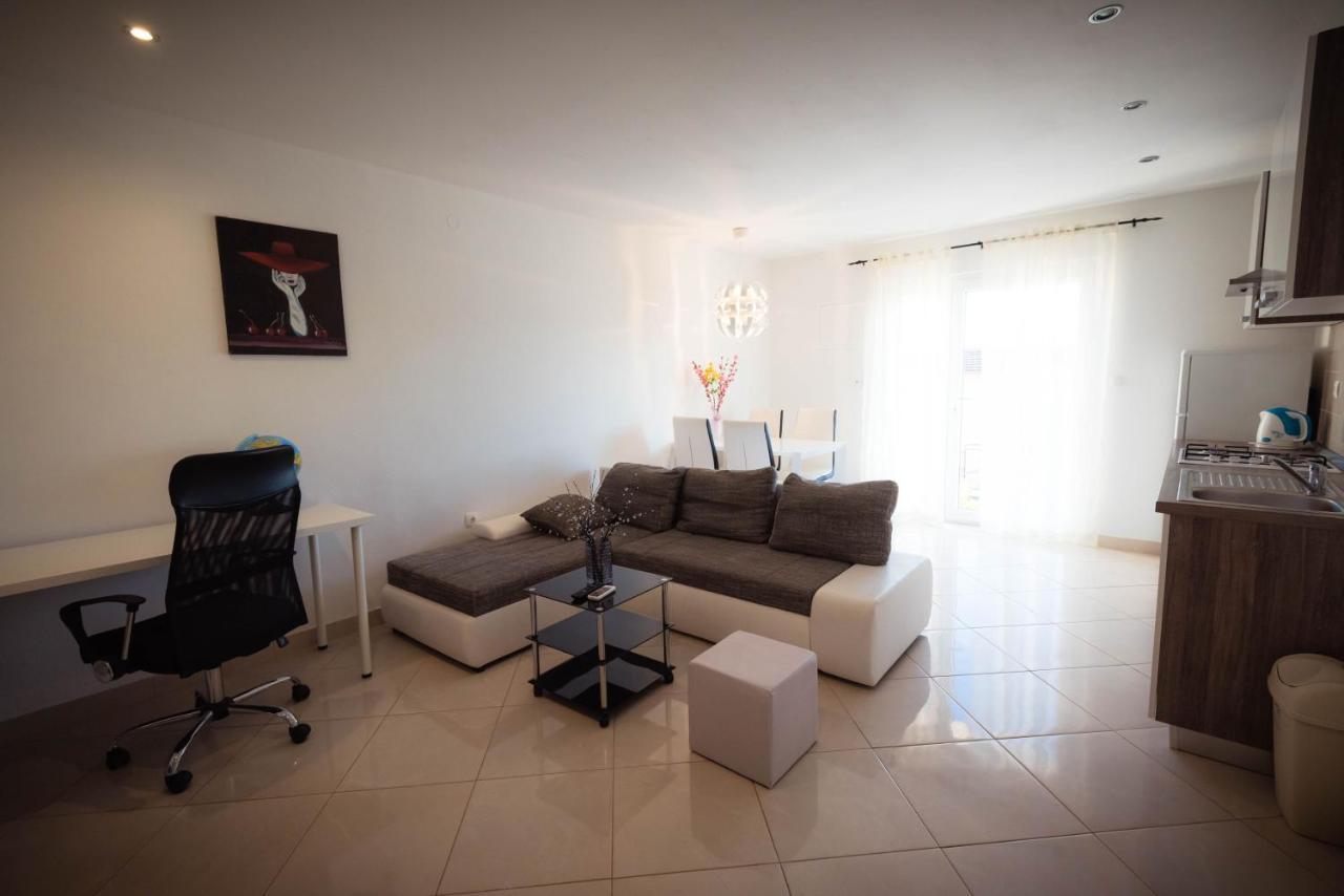 Apartments Nakic Σίμπενικ Εξωτερικό φωτογραφία